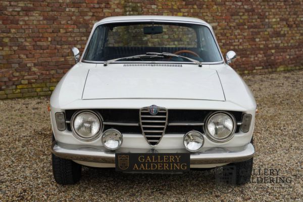 Alfa Romeo Giulia GT 1300 Junior 1970 19077