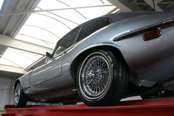 Jaguar E-Type V12 (2+2) 1971 63042