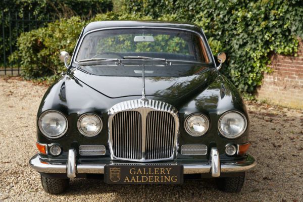 Daimler Sovereign 420 1968 74198