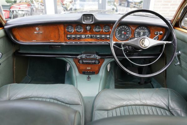 Daimler Sovereign 420 1968 74204