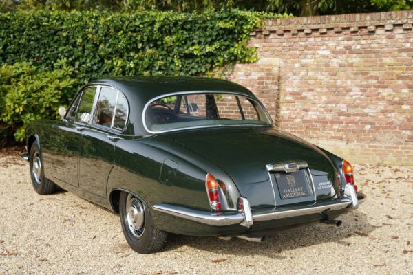 Daimler Sovereign 420 1968 74205