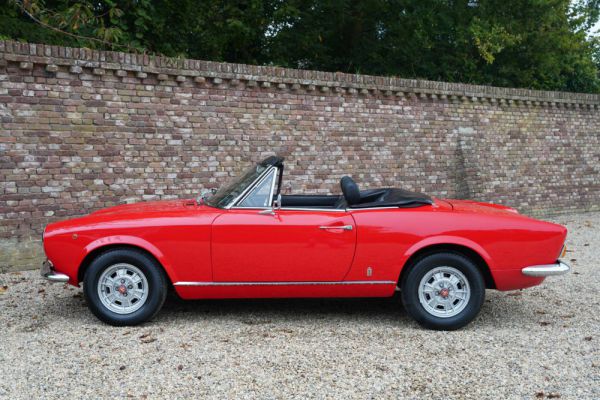 Fiat 124 Spider CS 1972 99590