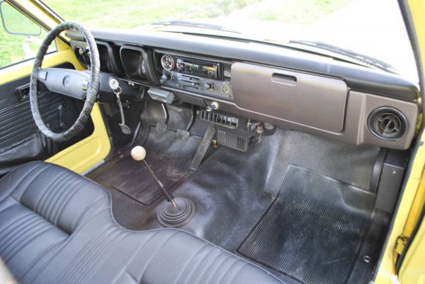 Toyota Hilux 1977 24656