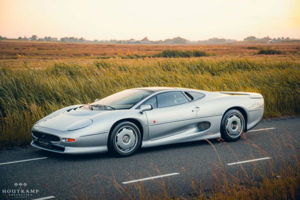 Jaguar XJ 220 1993 28932