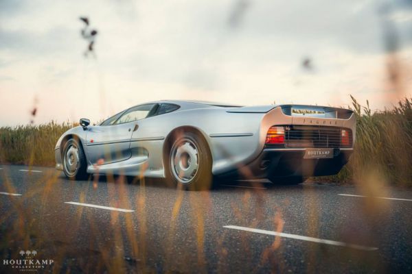 Jaguar XJ 220 1993 28933