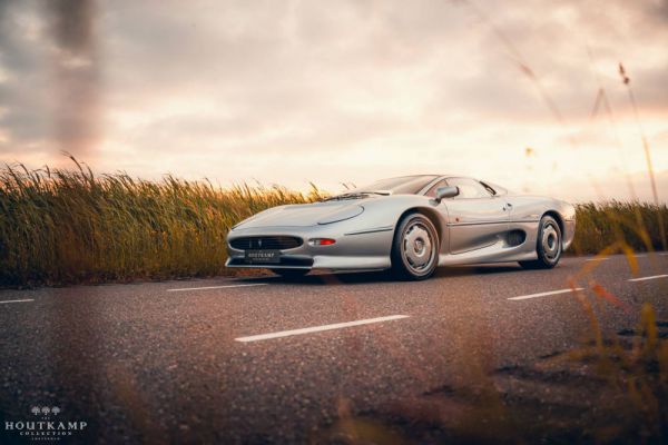 Jaguar XJ 220 1993 28937