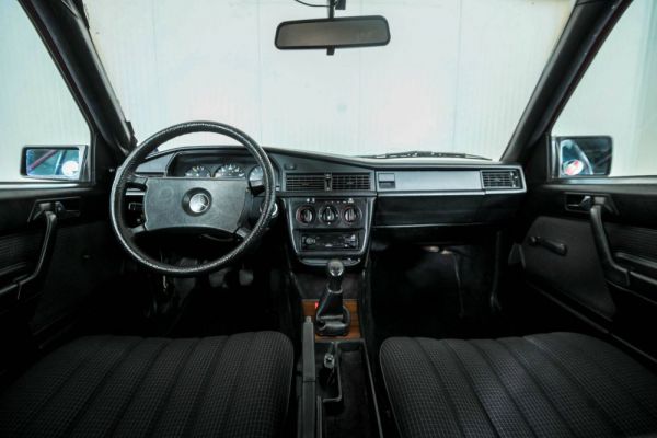 Mercedes-Benz 190 D 1984 26426