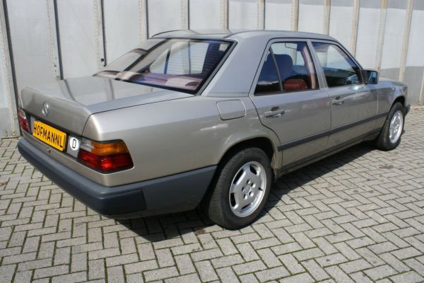 Mercedes-Benz 200 D 1985