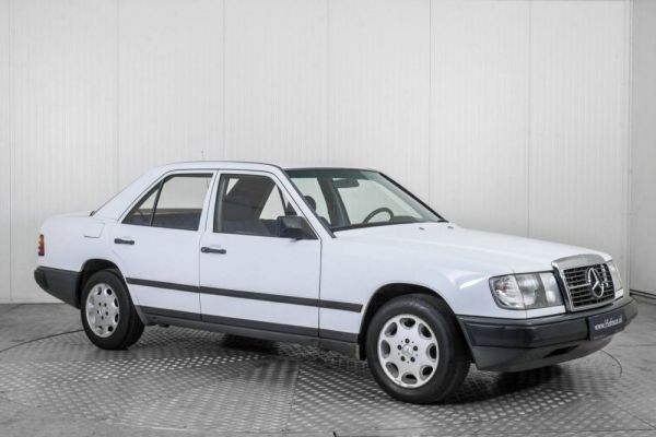 Mercedes-Benz 200 1986 27164