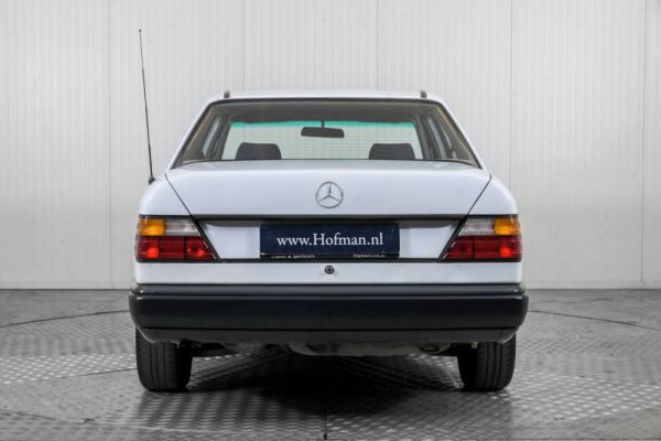 Mercedes-Benz 200 1986 27173