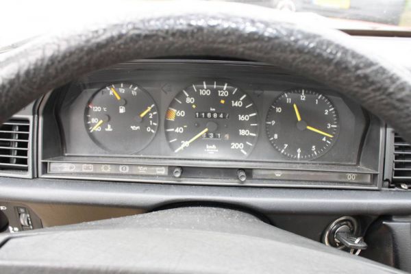 Mercedes-Benz 190 D 2.2 1985 27386