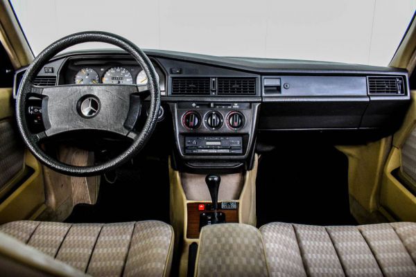 Mercedes-Benz 190 D 2.5 Turbo 1989 27398