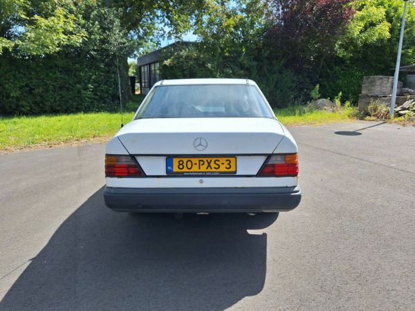 Mercedes-Benz 300 d 1986 27431