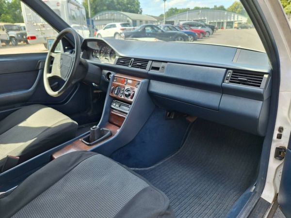 Mercedes-Benz 300 d 1986 27433