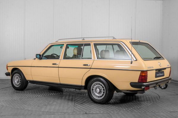 Mercedes-Benz 300 TD Turbodiesel 1980 28162