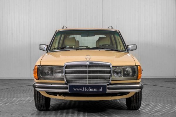 Mercedes-Benz 300 TD Turbodiesel 1980 28170