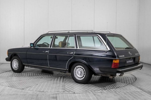 Mercedes-Benz 300 D Turbodiesel 1982 28176