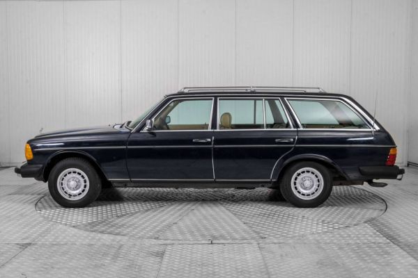 Mercedes-Benz 300 D Turbodiesel 1982 28179