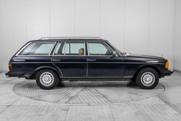 Mercedes-Benz 300 D Turbodiesel 1982 28180