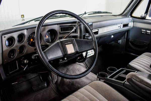 Chevrolet Suburban 1986 28360