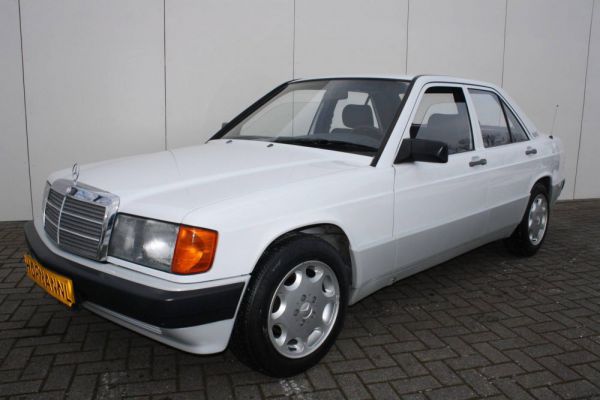 Mercedes-Benz 190 E 1989 28515