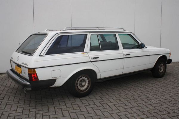 Mercedes-Benz 300 TD Turbodiesel 1985