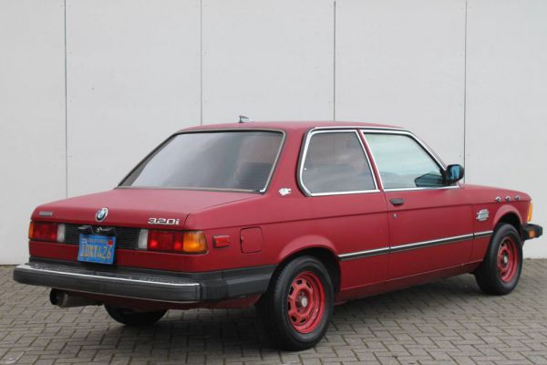 BMW 320i 1982 28714