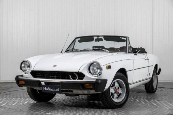 Fiat 124 Spider CS1 1977 65190