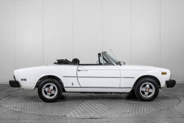 Fiat 124 Spider CS1 1977 65198