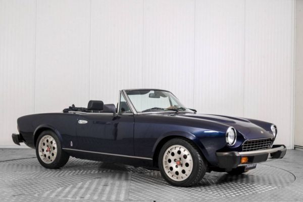 Fiat Spider 2000 1982 93303