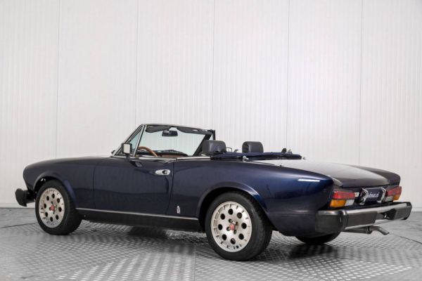 Fiat Spider 2000 1982 93304