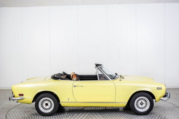 Fiat 124 Spider CS 1973 93594