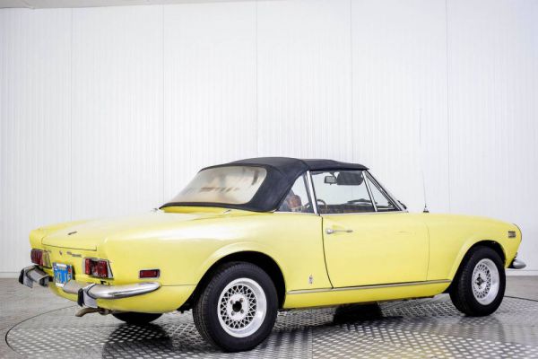 Fiat 124 Spider CS 1973 93600