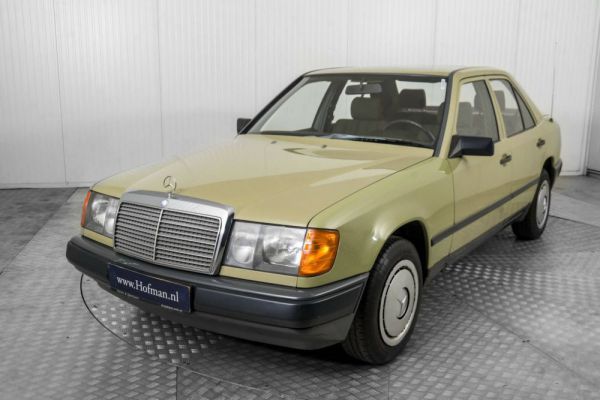 Mercedes-Benz 200 D 1986 97022