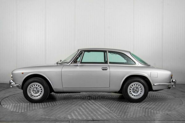 Alfa Romeo 2000 GT Veloce 1975 101635