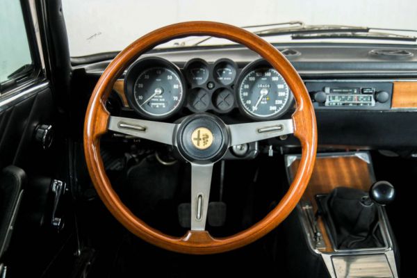 Alfa Romeo 2000 GT Veloce 1975 101636