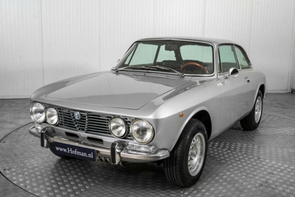 Alfa Romeo 2000 GT Veloce 1975 101642