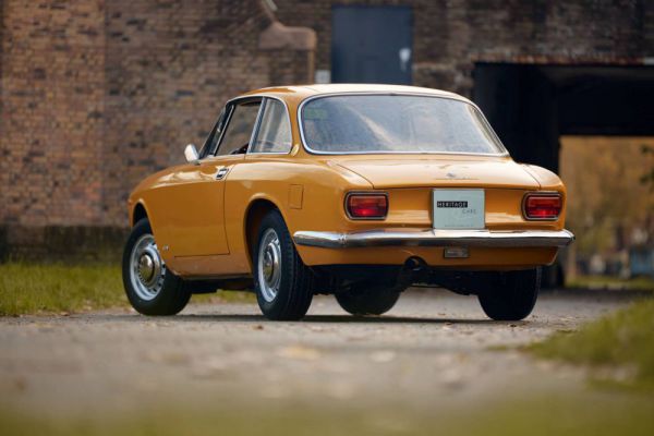 Alfa Romeo 1750 GT Veloce 1969 25661