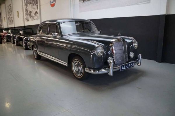 Mercedes-Benz 220 S 1959