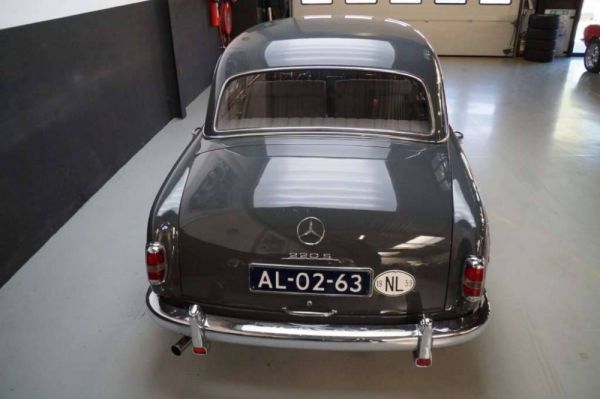 Mercedes-Benz 220 S 1959 31707