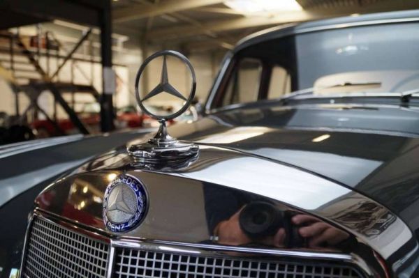 Mercedes-Benz 220 S 1959 31711