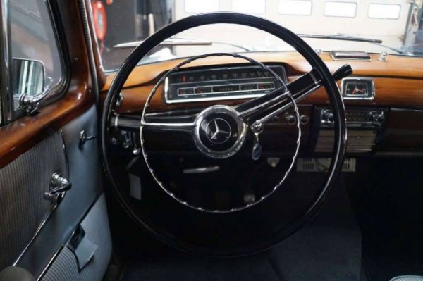 Mercedes-Benz 220 S 1959 31717