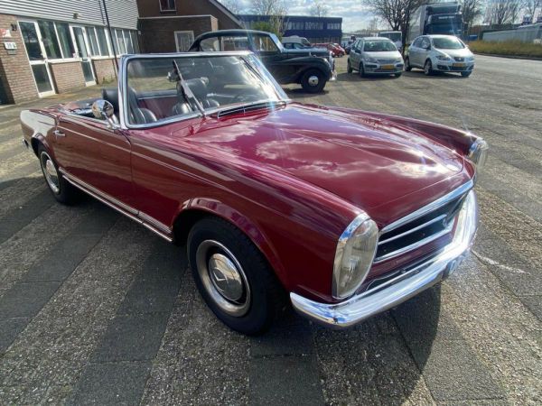 Mercedes-Benz 230 SL 1966 33751