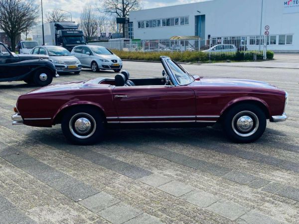 Mercedes-Benz 230 SL 1966 33757