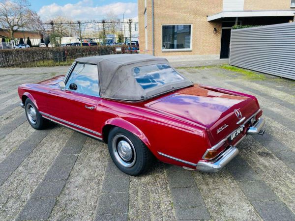 Mercedes-Benz 230 SL 1966 33759