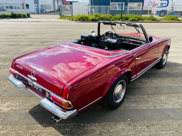 Mercedes-Benz 230 SL 1966 33761