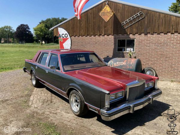 Lincoln Town Car 1984 78596