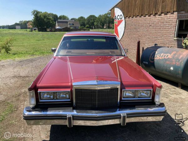 Lincoln Town Car 1984 78597