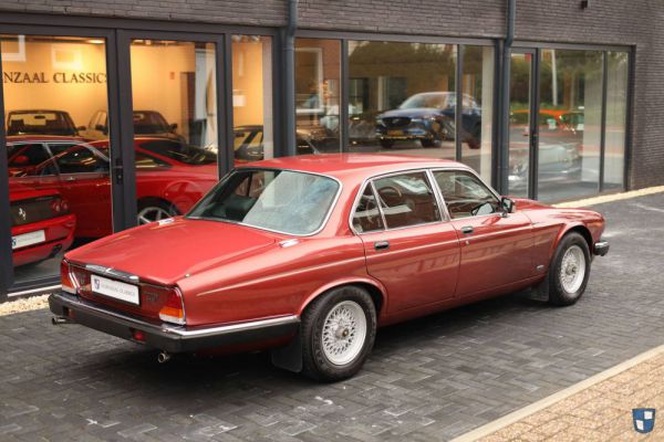 Jaguar XJ 12 1986 36229