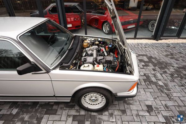 BMW 745i 1986 73512